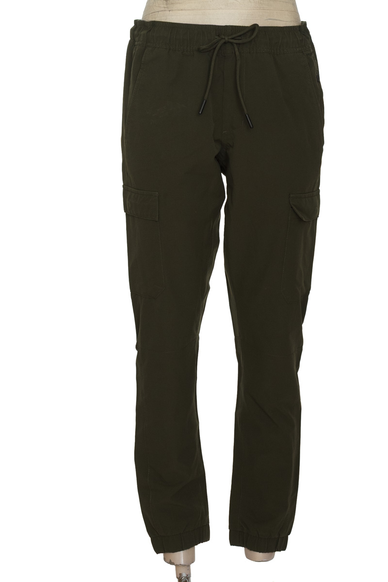 Ropa Deportiva color Verde - Tahari