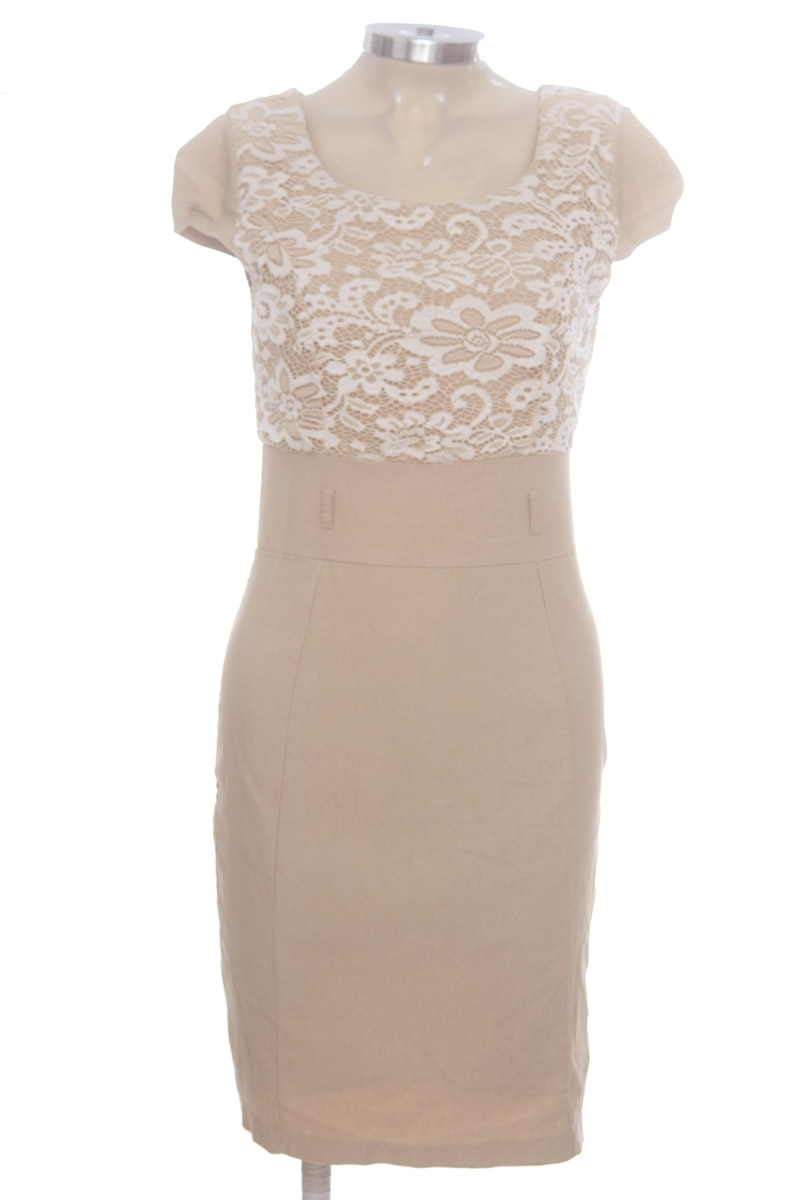 Vestido / Enterizo color Beige - Kara Girl