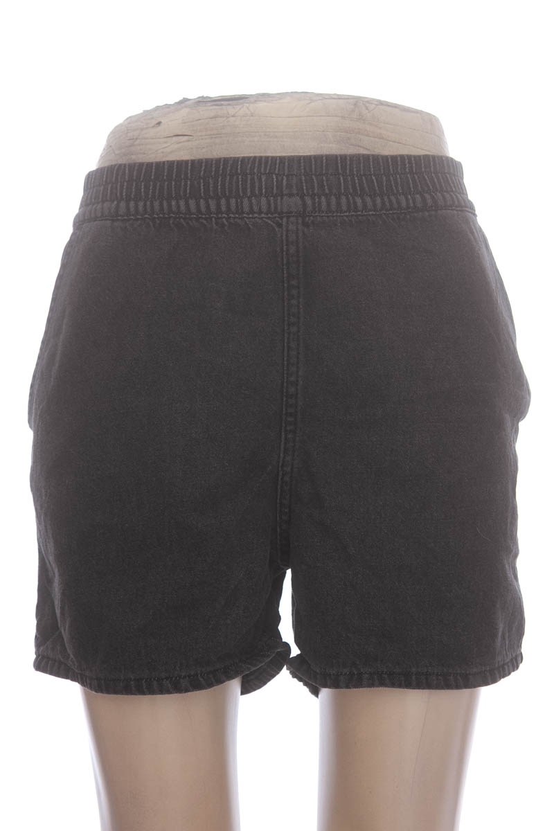 Bermuda - Pantaloneta color Negro - Divided by H&M