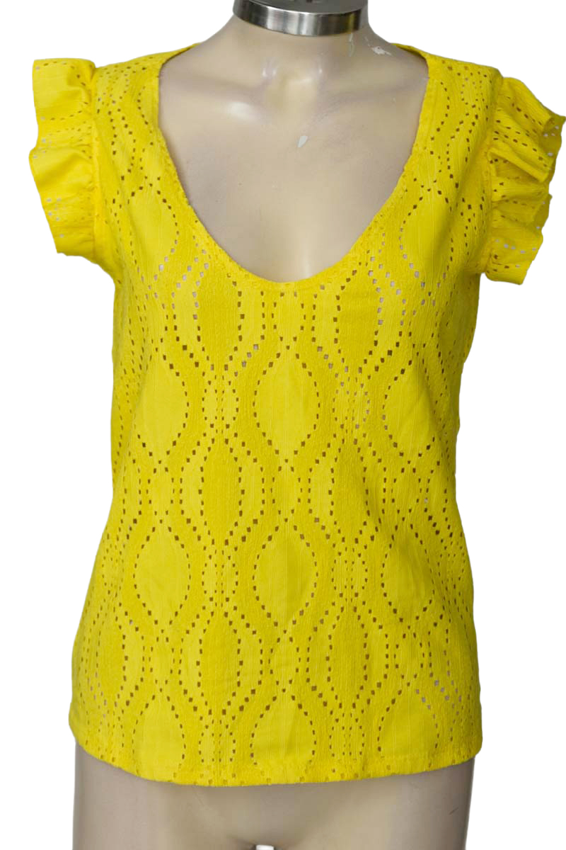 Top / Camiseta color Amarillo - Closeando
