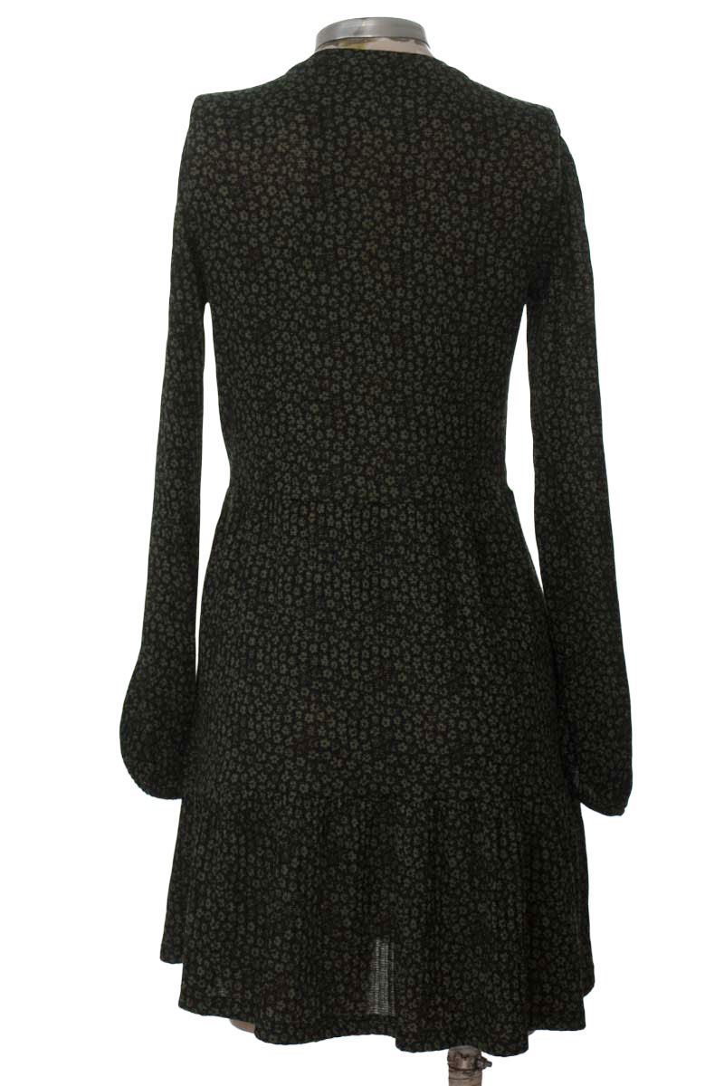 Vestido / Enterizo color Verde - Stradivarius