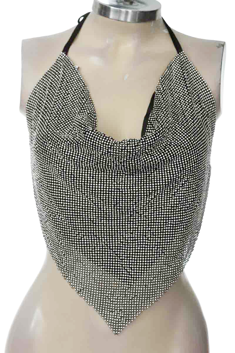 Top / Camiseta color Negro - Closeando