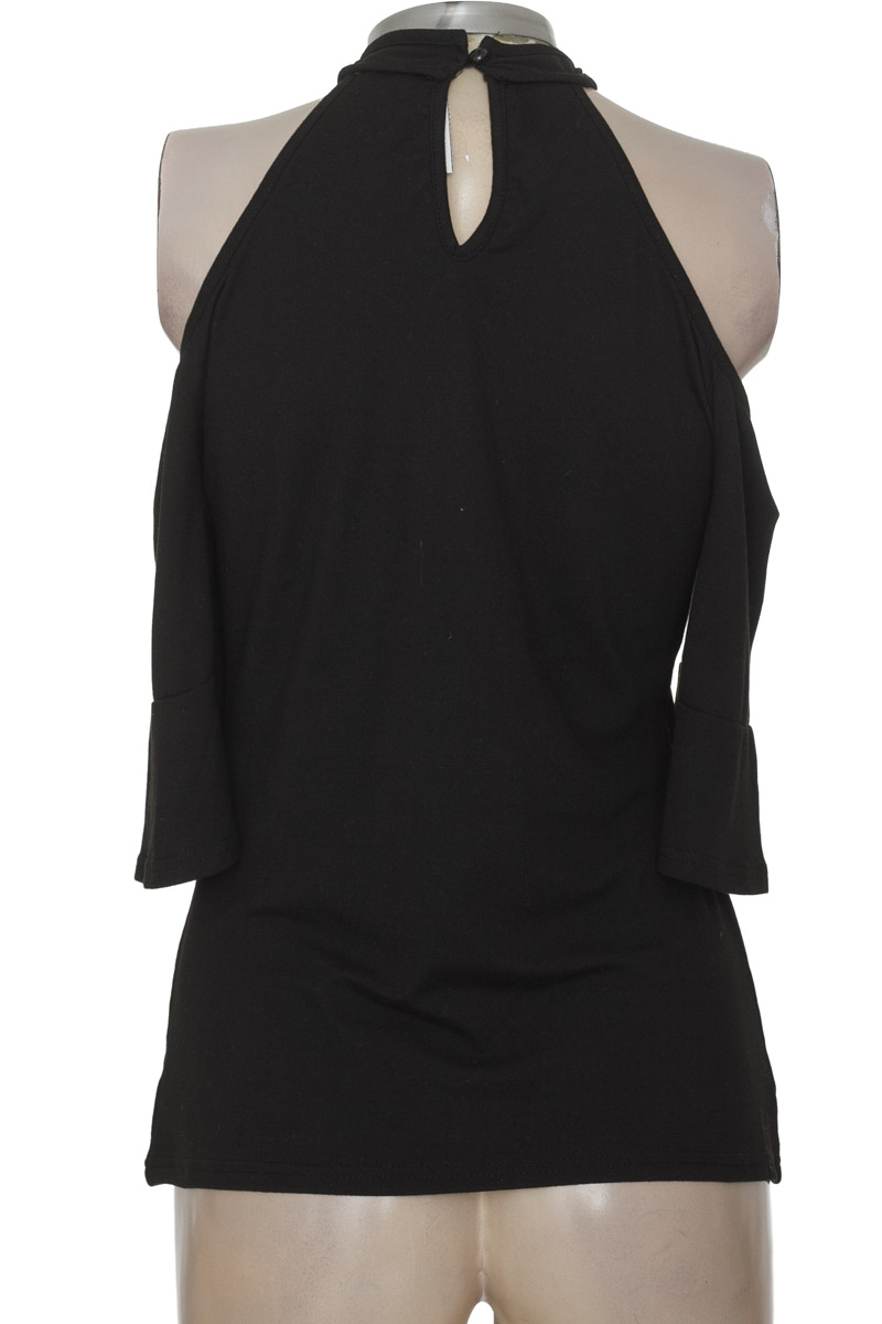 Top / Camiseta color Negro - Closeando