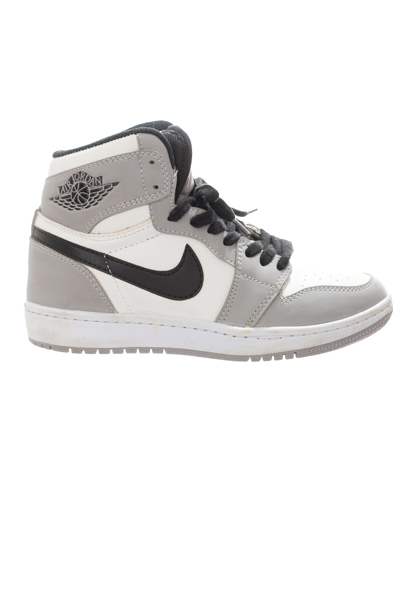 Zapatos color Gris - Closeando