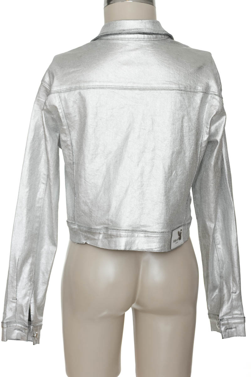 Chaqueta / Abrigo color Plateado - Closeando