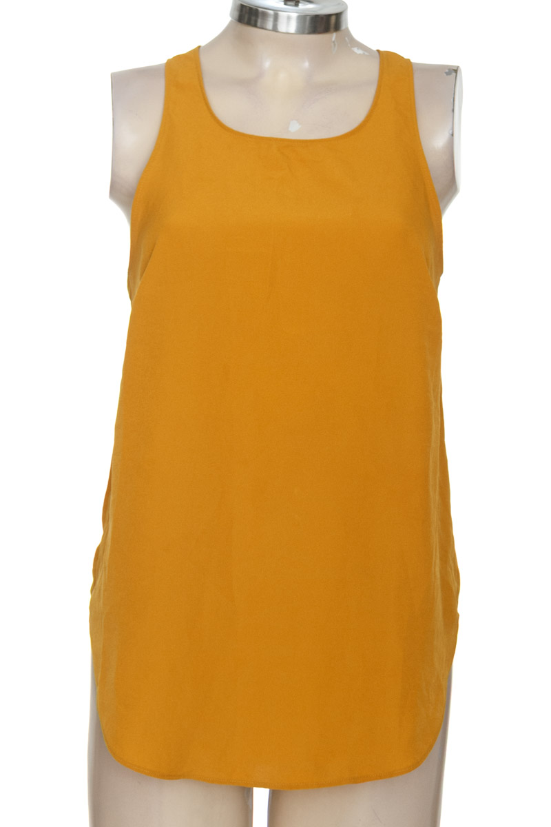 Top / Camiseta color Mostaza - Stradivarius