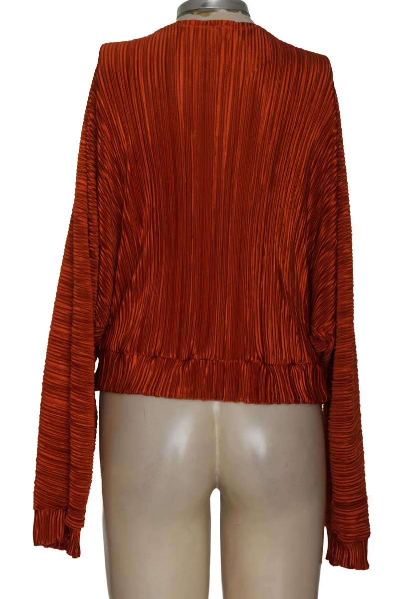 Blusa color Naranja - Closeando