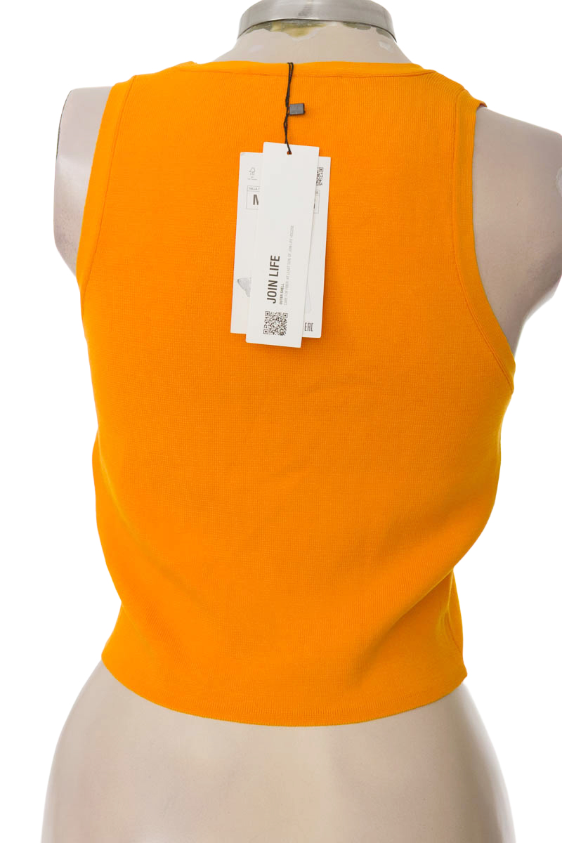 Top / Camiseta color Naranja - Zara