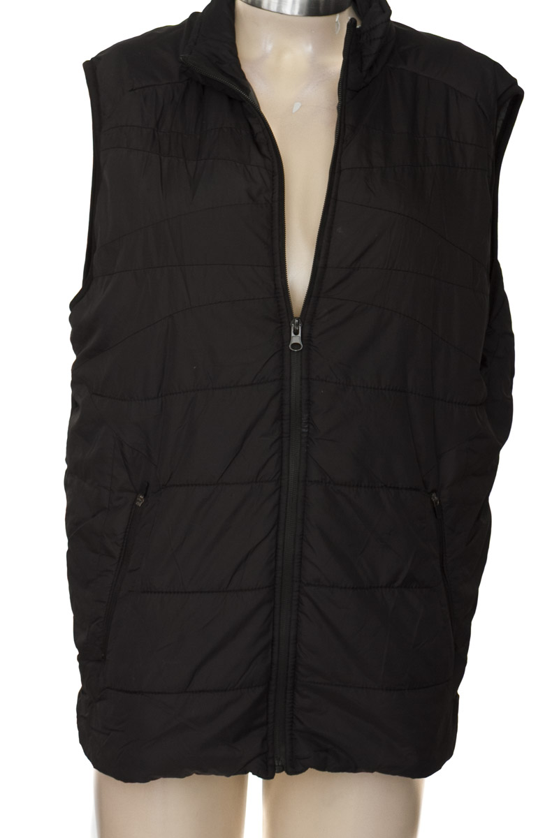 Chaqueta / Abrigo color Negro - Closeando