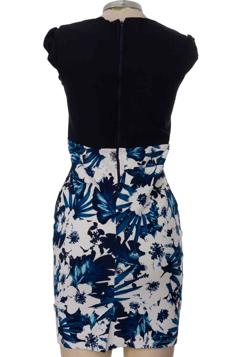 Vestido / Enterizo color Azul - Closeando