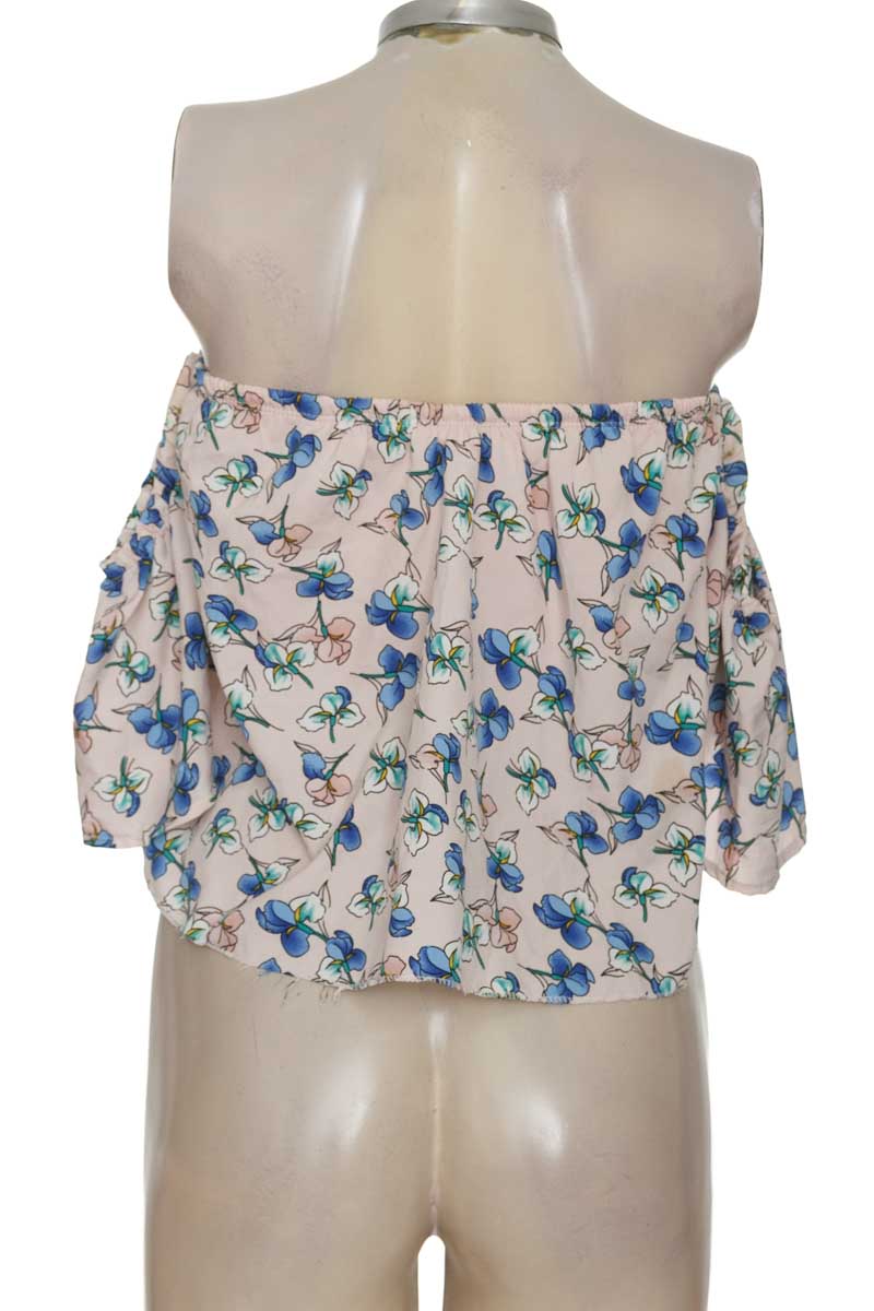 Top / Camiseta color Rosado - Closeando