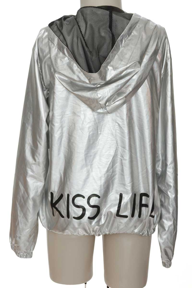 Chaqueta / Abrigo color Plateado - Forever 21