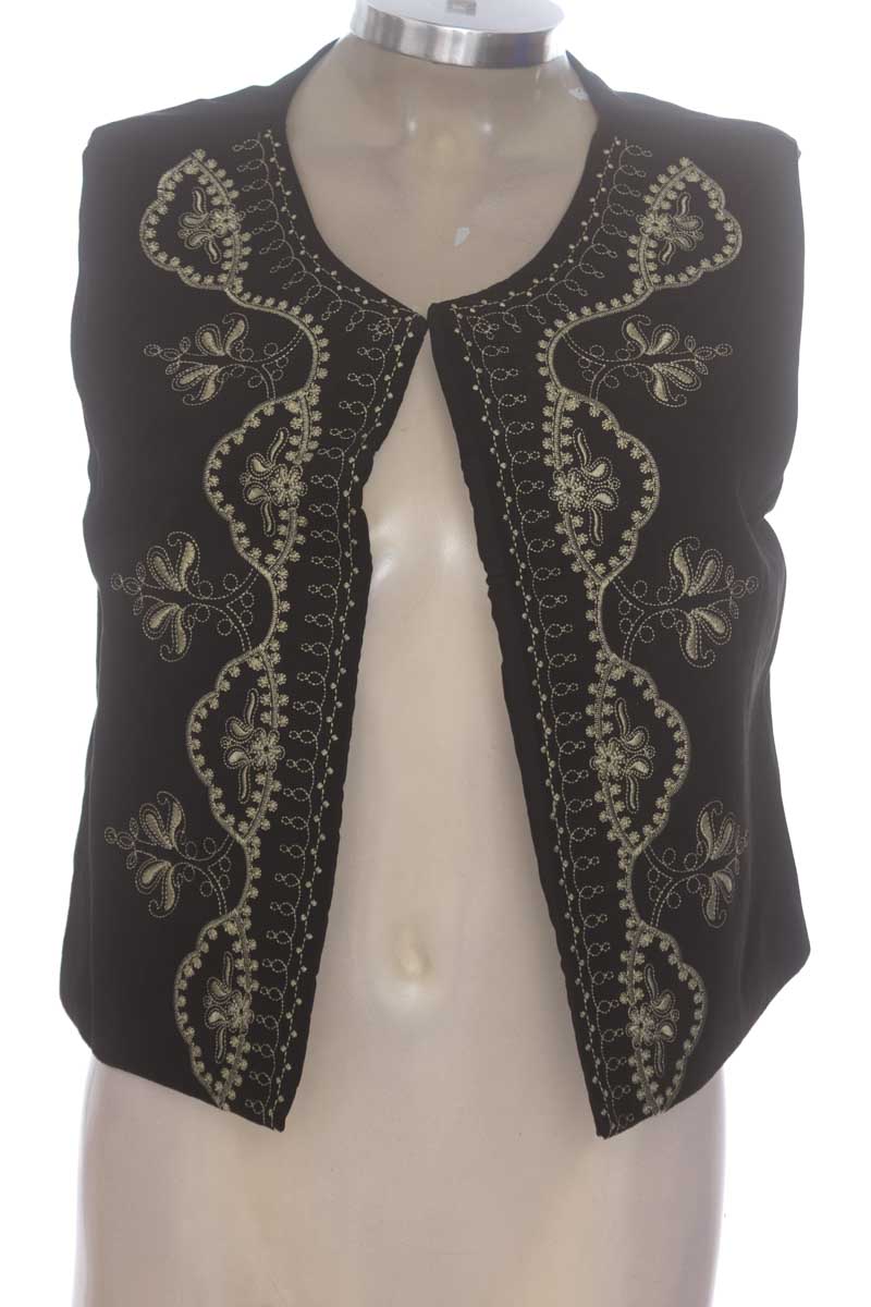 Chaqueta / Abrigo color Negro - Closeando