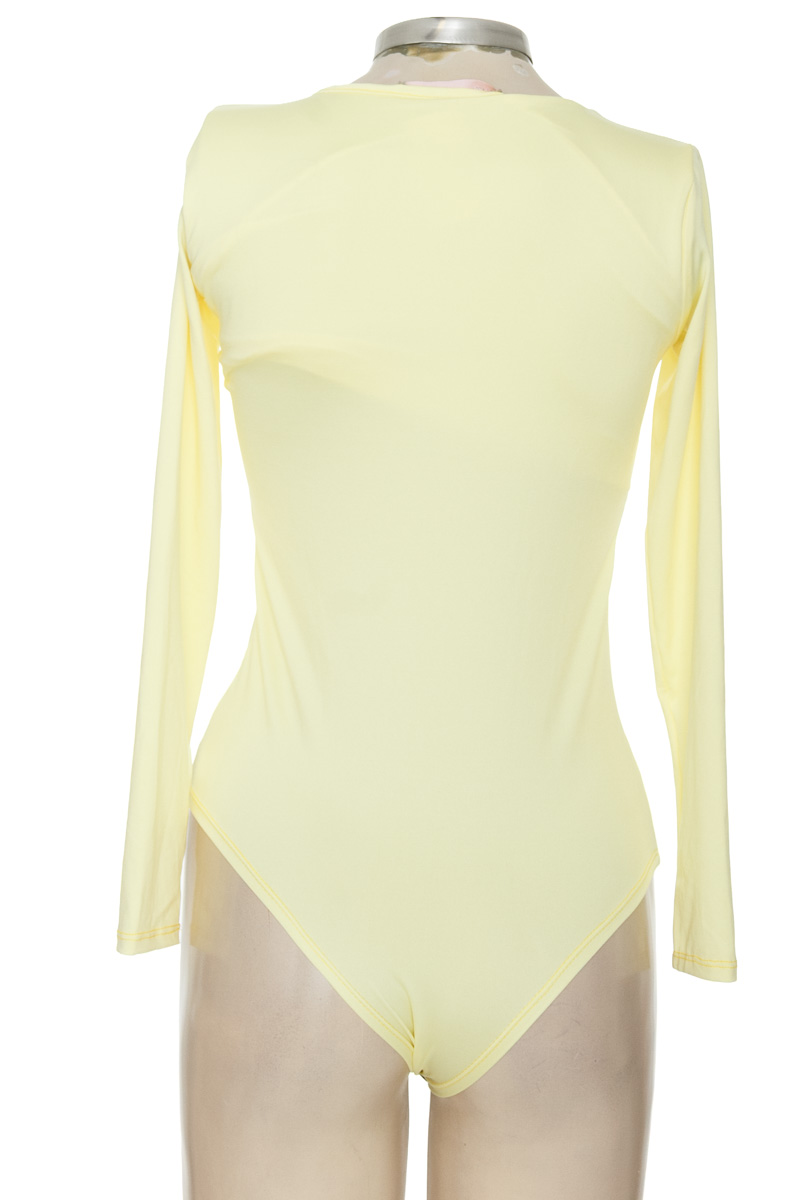 Top / Camiseta color Amarillo - Natalia Salazar