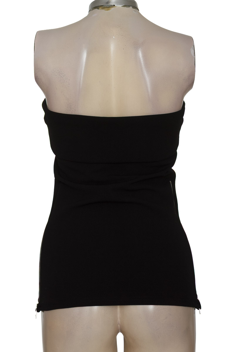 Top / Camiseta color Negro - Zara