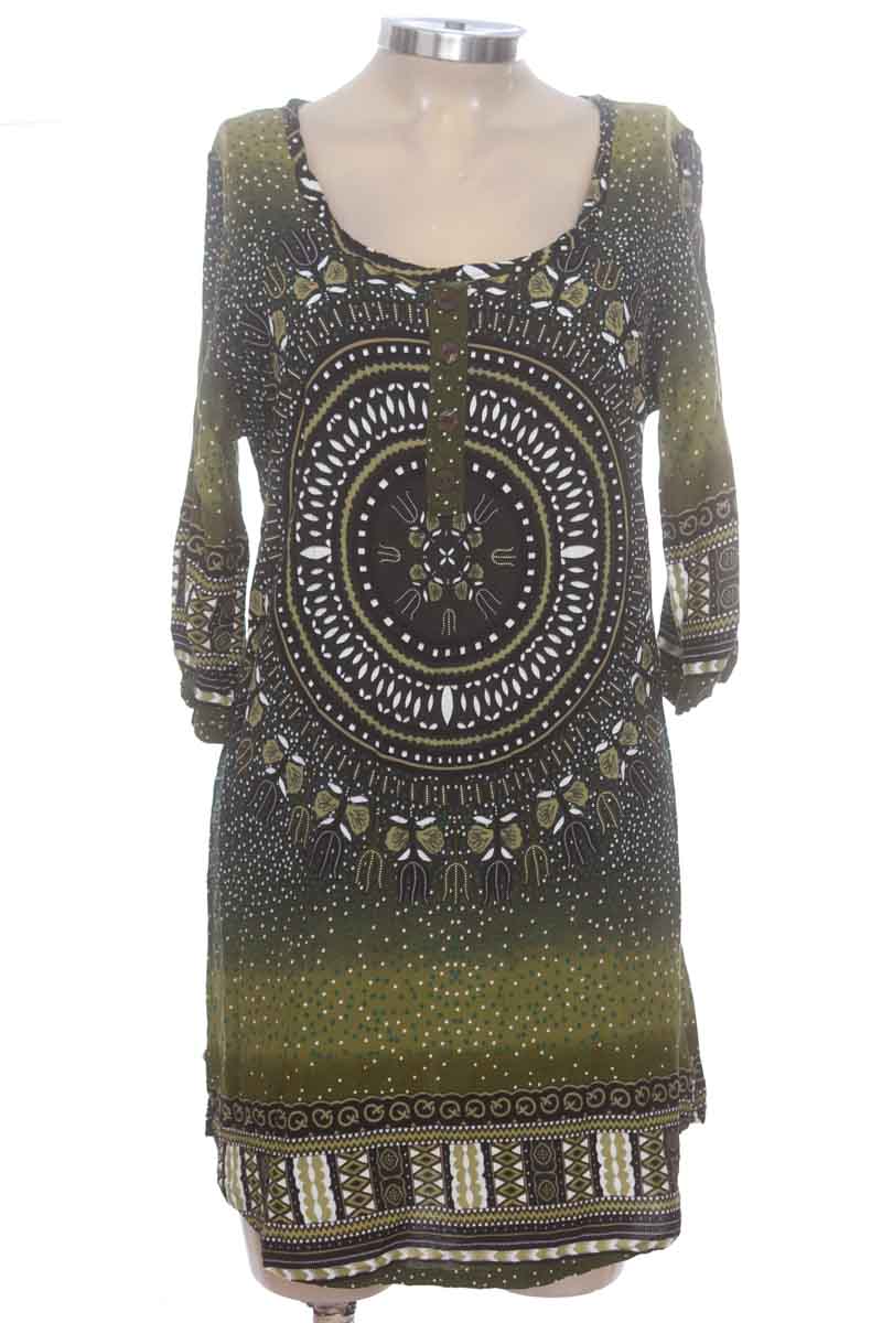 Vestido / Enterizo color Verde - Closeando