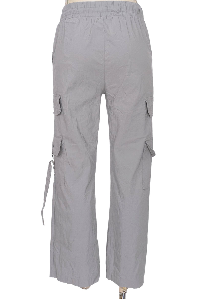 Pantalones color Gris - Closeando
