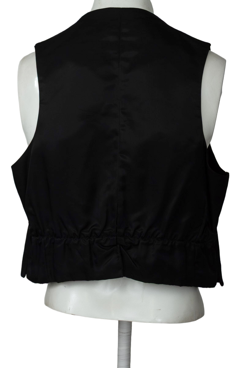 Chaqueta color Negro - Closeando