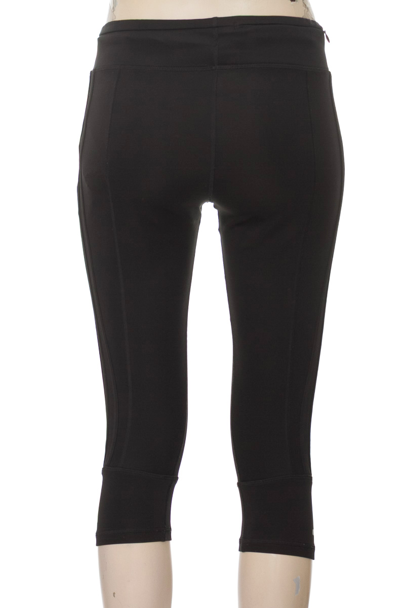 Ropa Deportiva / Salida de Baño color Negro - Adidas