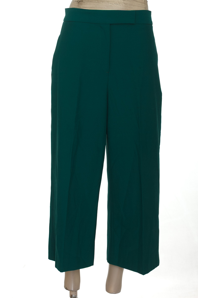 Pantalones color Verde - Zara