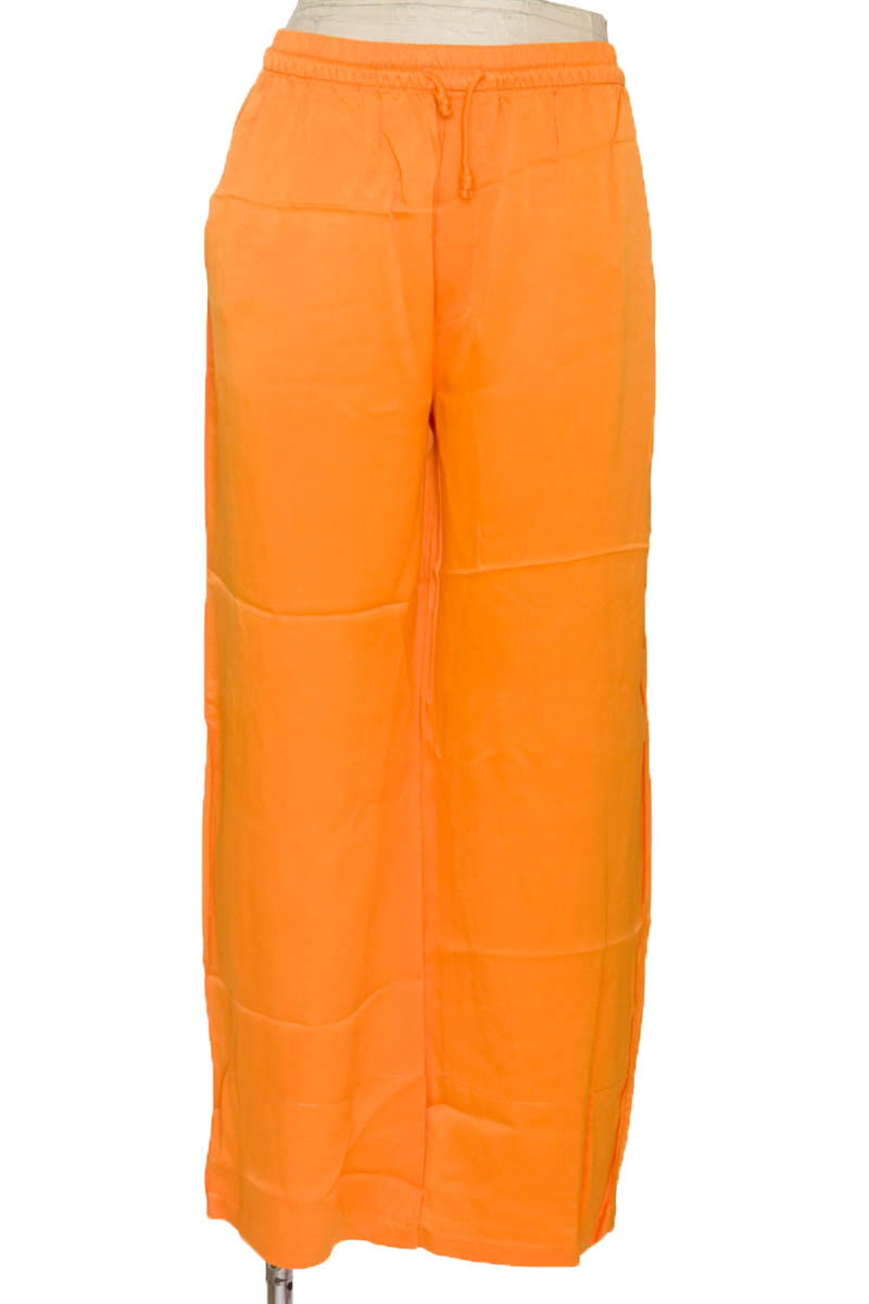 Pantalones color Naranja - Zara