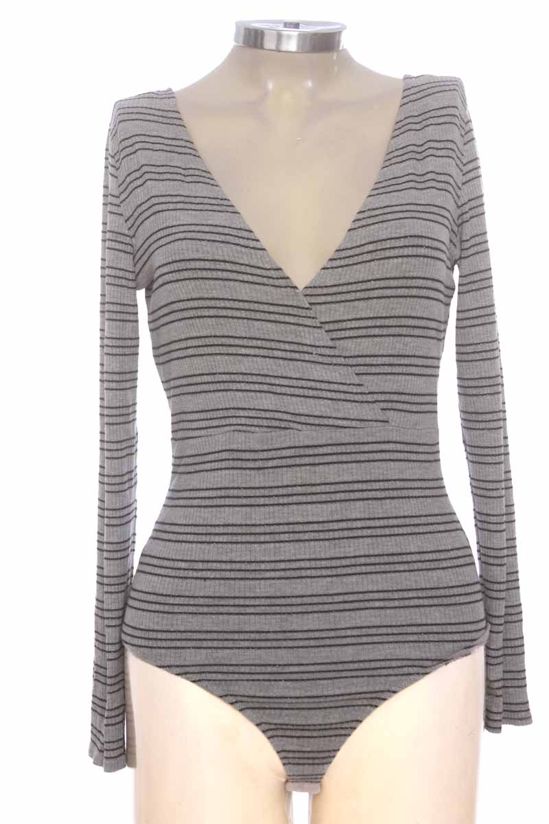 Top / Camiseta color Gris - ELA