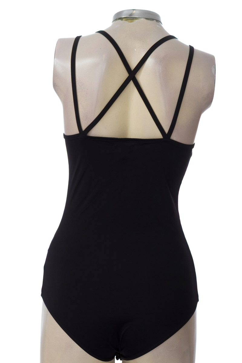 Top / Camiseta color Negro - TopMark