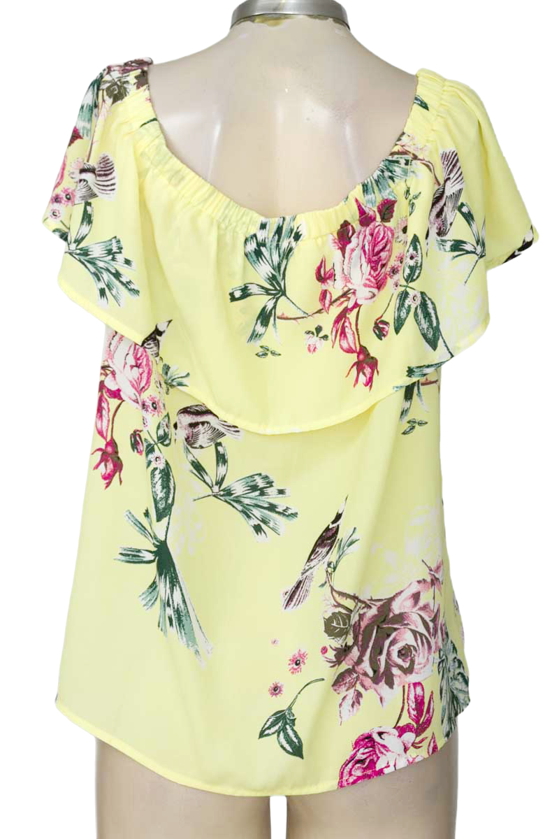 Top / Camiseta color Amarillo - VILA
