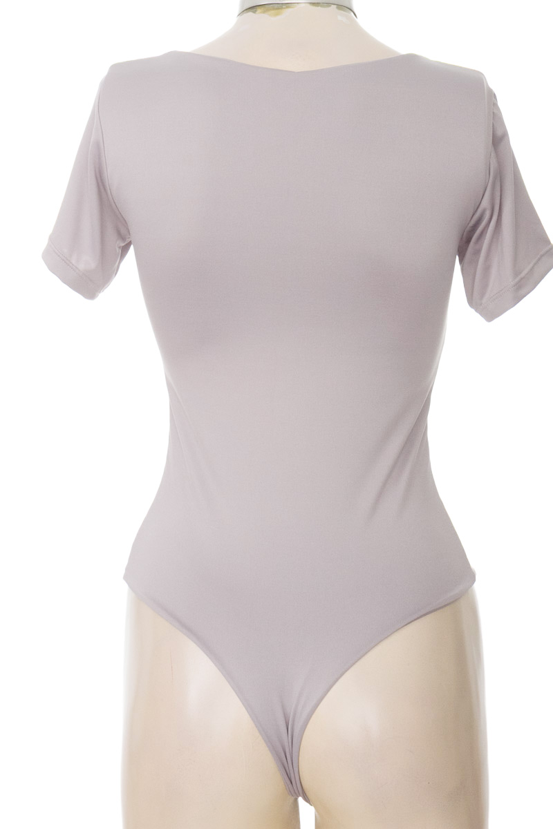 Top / Camiseta color Gris - Closeando