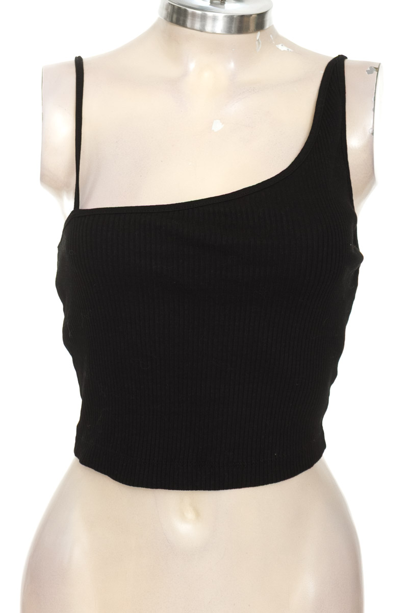 Top / Camiseta color Negro - Zara