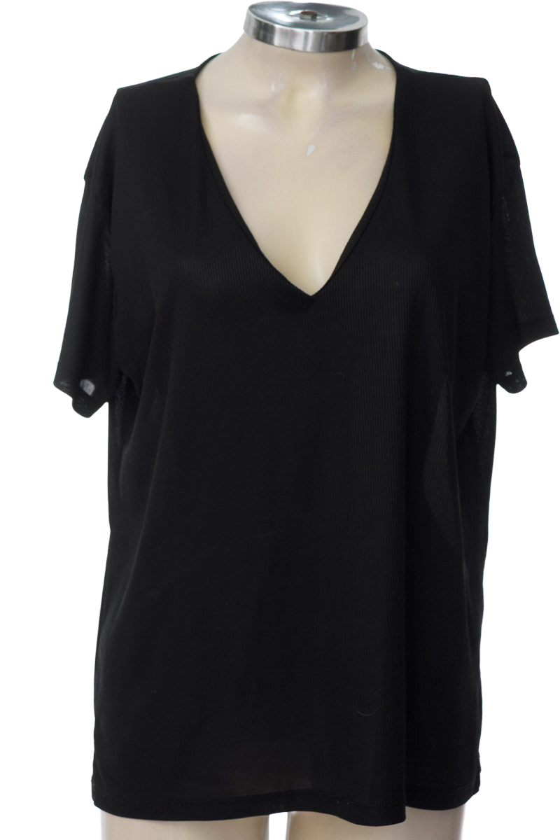 Top / Camiseta color Negro - Zara