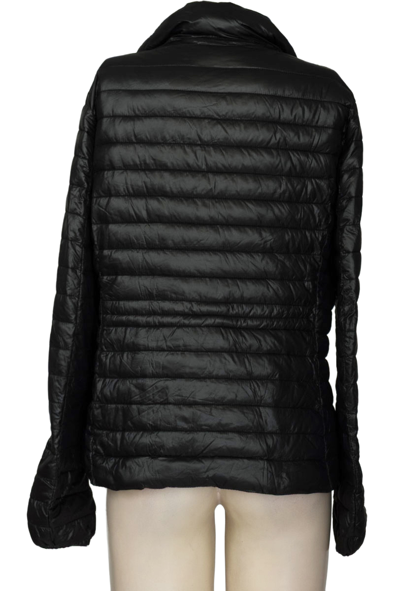 Chaqueta / Abrigo color Negro - Closeando