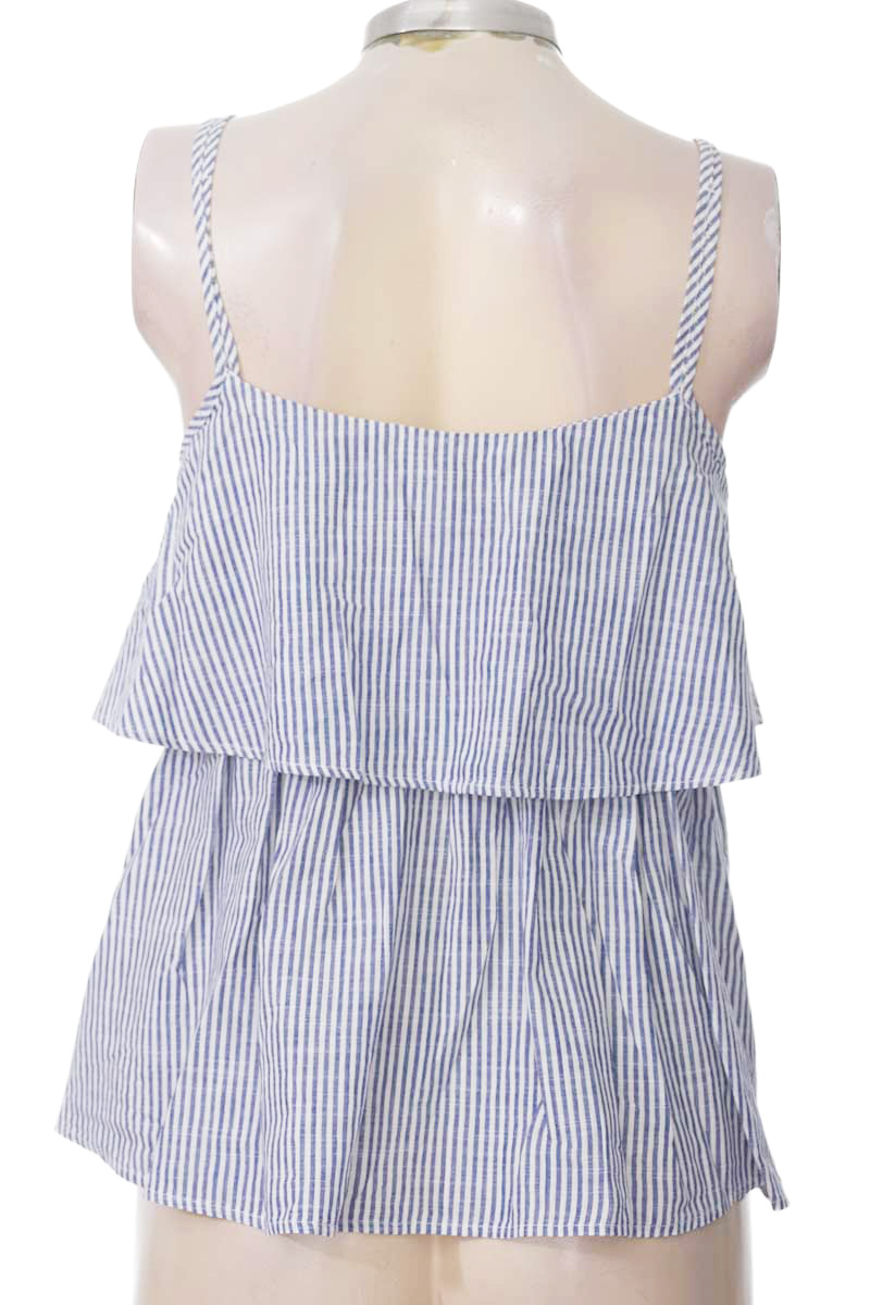 Top / Camiseta color Azul - Zara