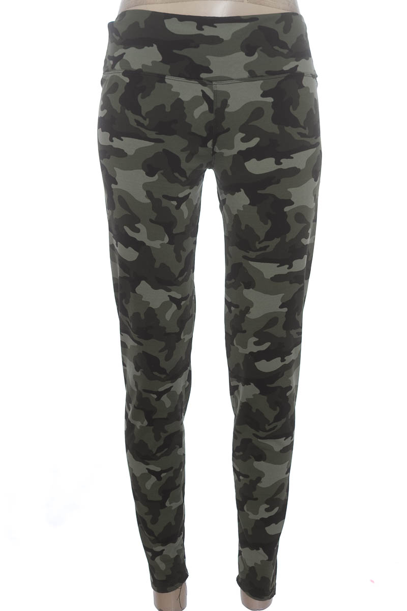 Ropa Deportiva / Salida de Baño color Estampado - Closeando