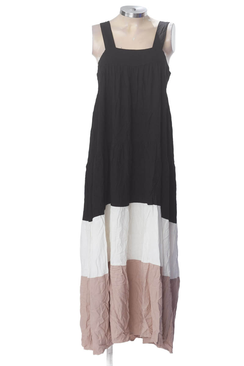 Vestido / Enterizo color Negro - Arkitect