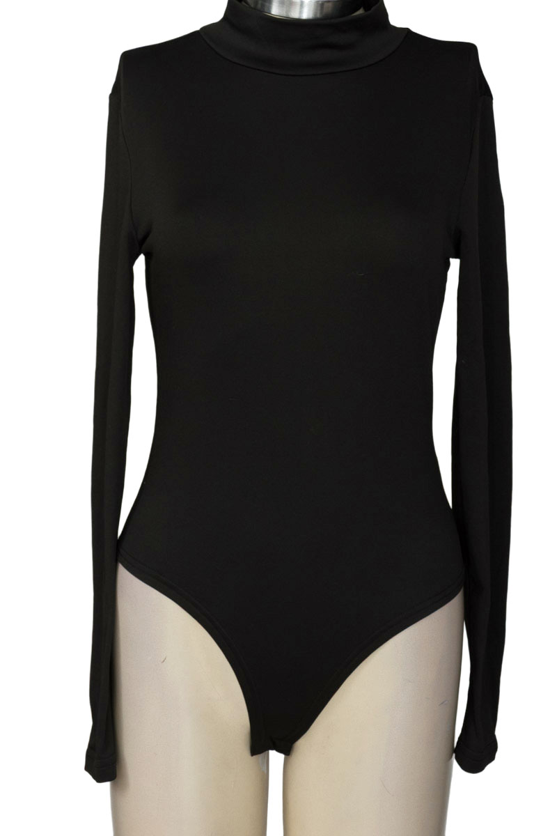 Top / Camiseta color Negro - Closeando