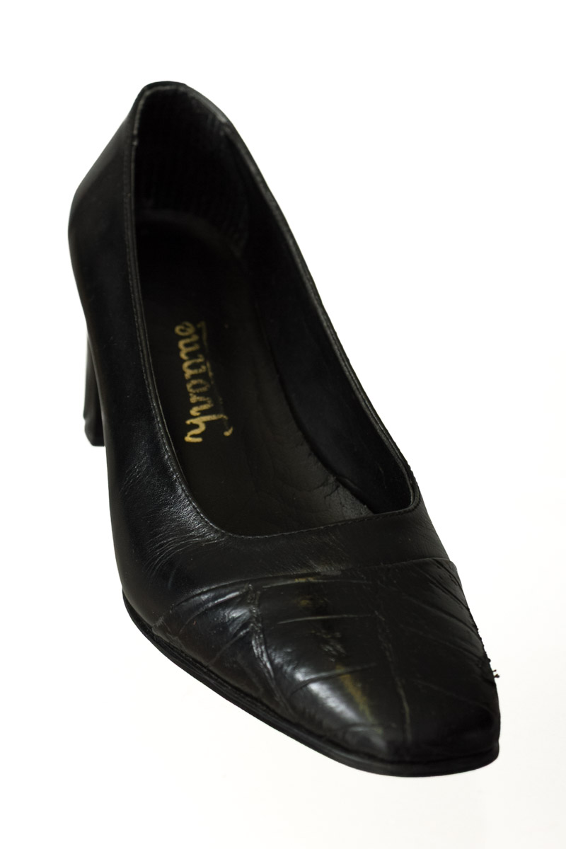 Zapatos color Negro - Yvonne