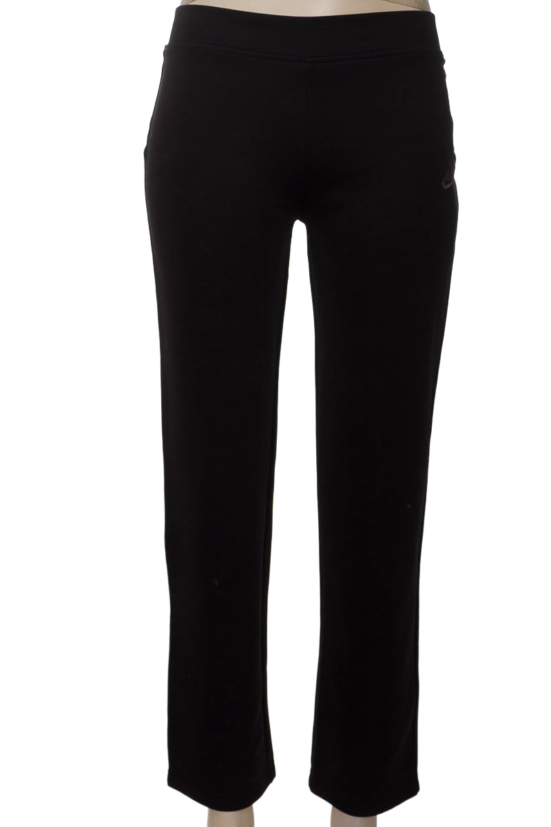 Ropa Deportiva / Salida de Baño color Negro - Closeando