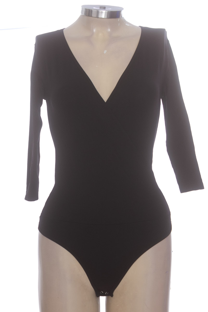 Top / Camiseta color Negro - SAMSARA