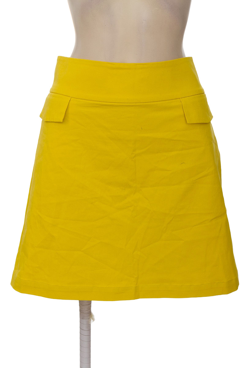 Falda color Amarillo - Closeando