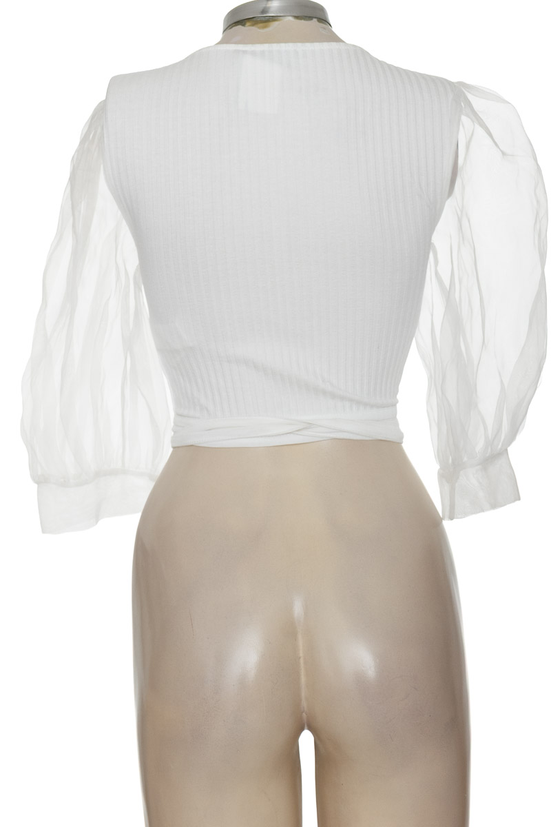 Top / Camiseta color Blanco - Zara