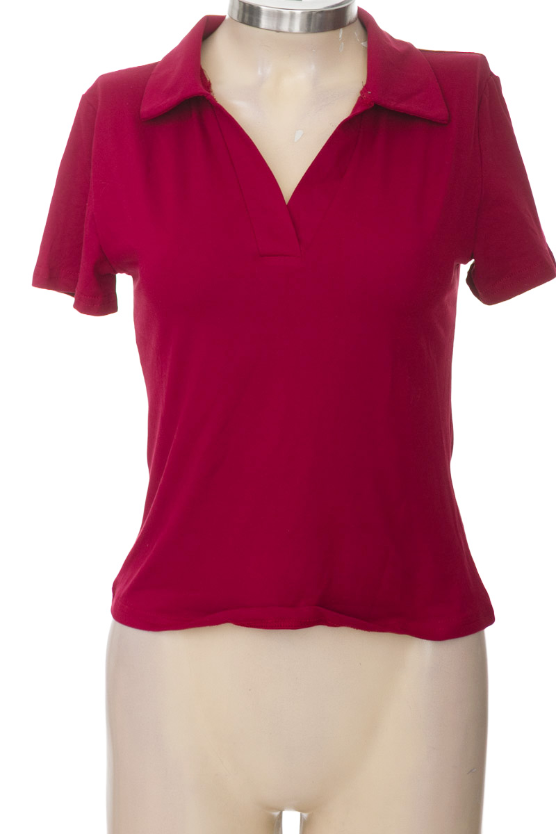 Top / Camiseta color Vinotinto - Closeando