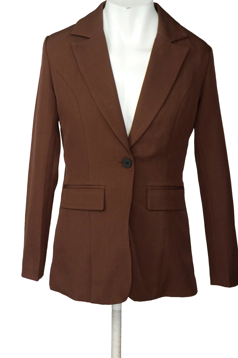 Chaqueta color Café - Closeando