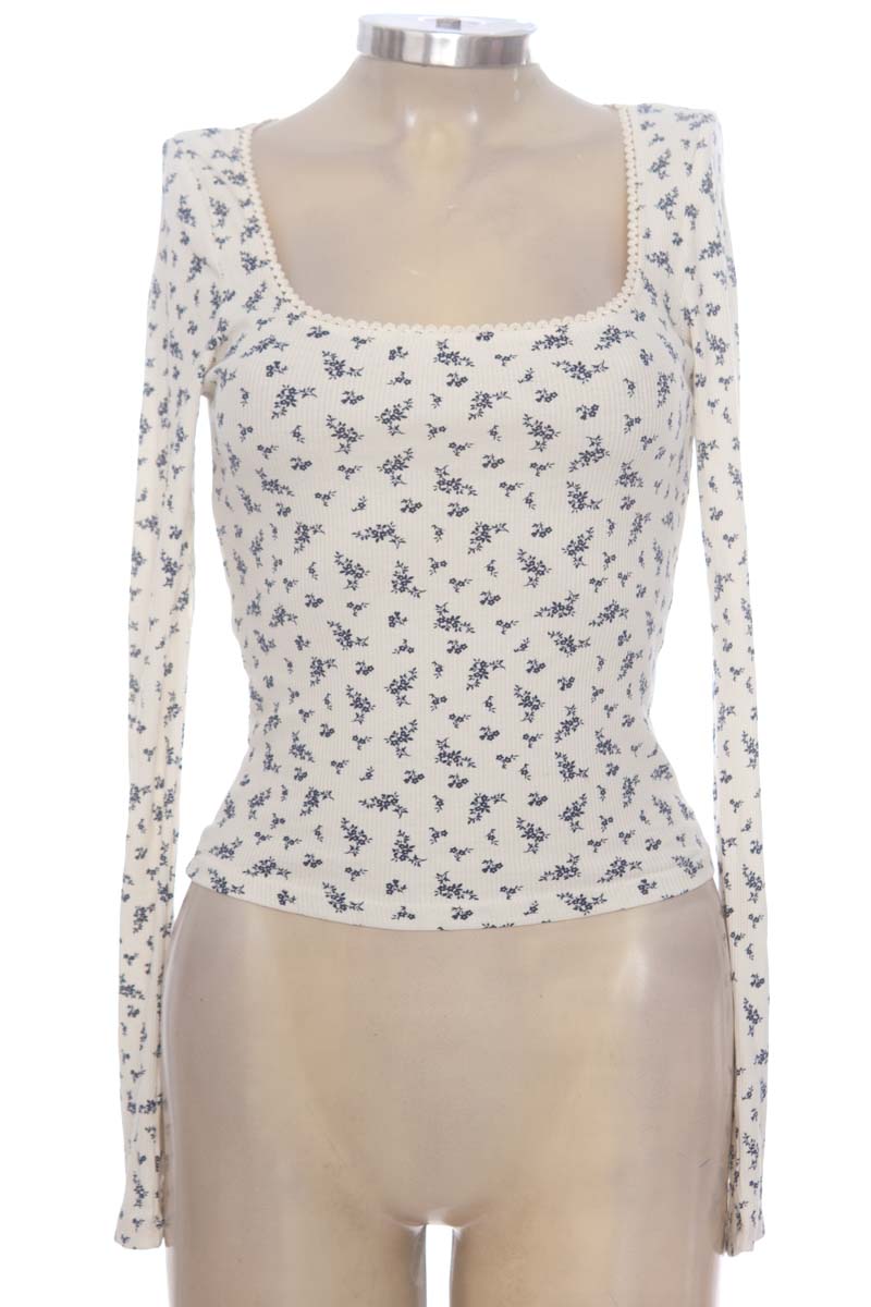 Top / Camiseta color Blanco - Divided by H&M