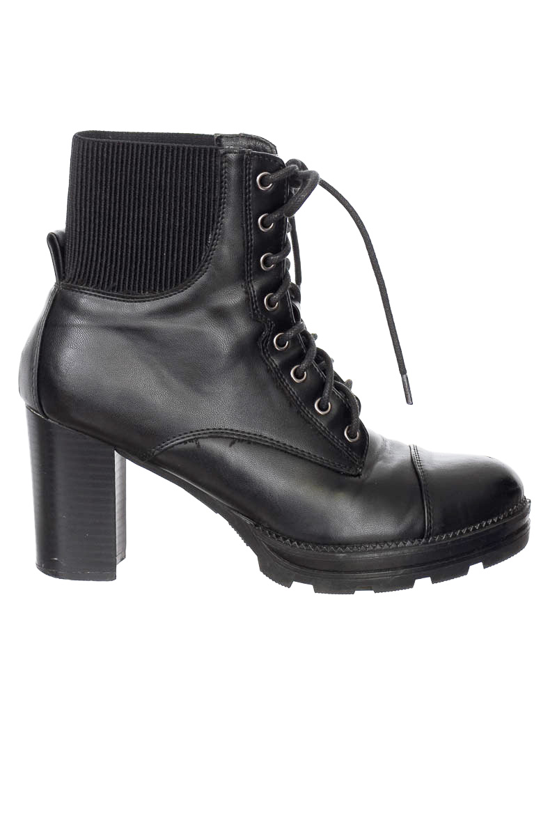 Zapatos color Negro - BRASH