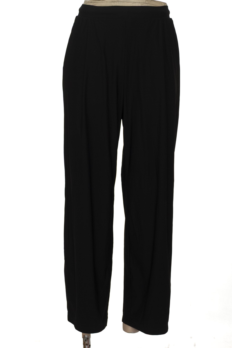 Ropa Deportiva / Salida de Baño color Negro - UNIQLO