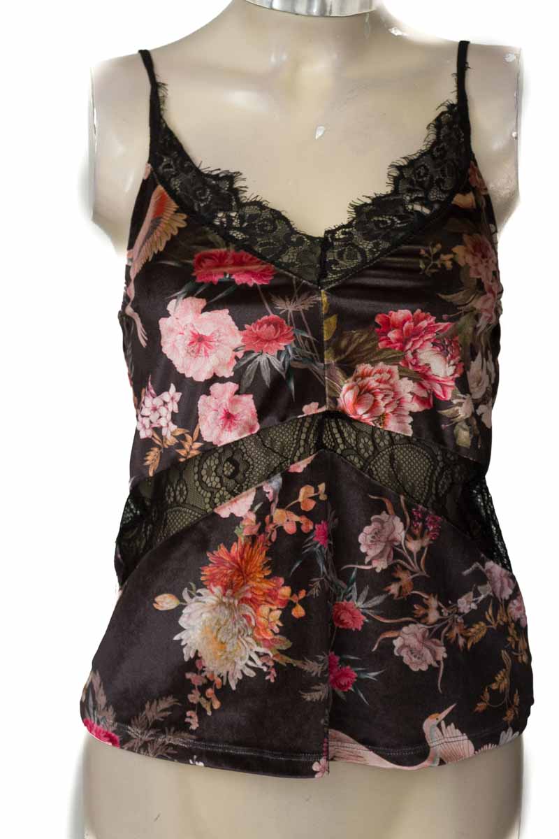 Top / Camiseta color Negro - Stradivarius