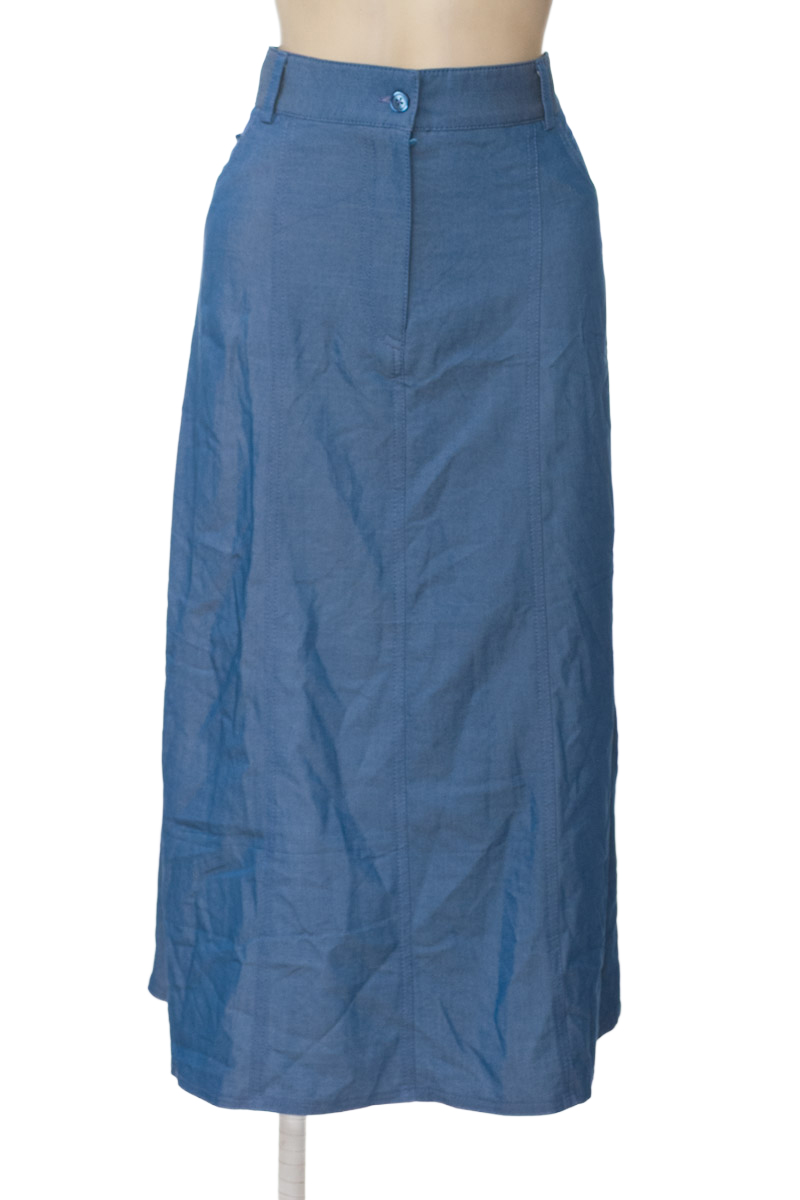 Falda color Azul - Closeando