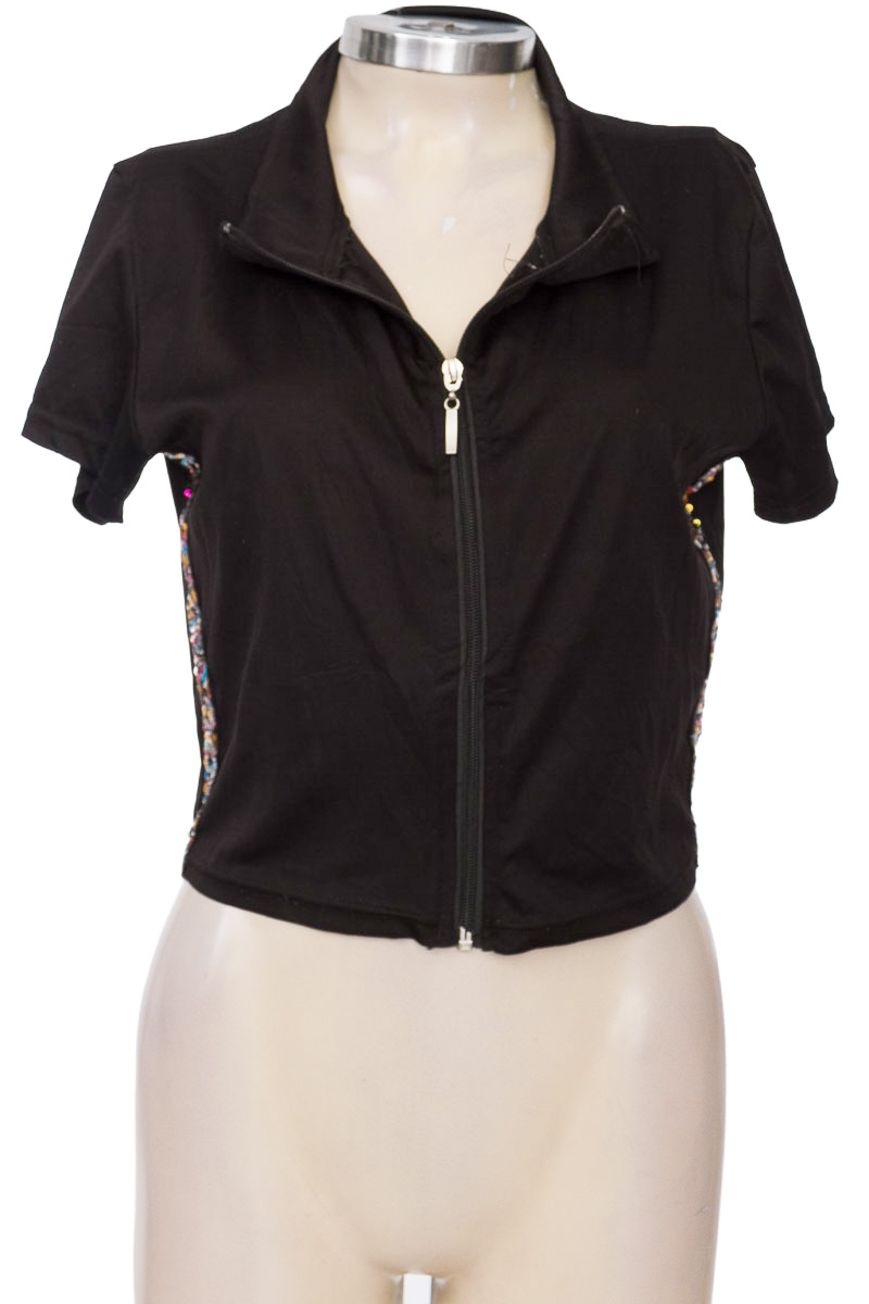 Top / Camiseta color Negro - Closeando