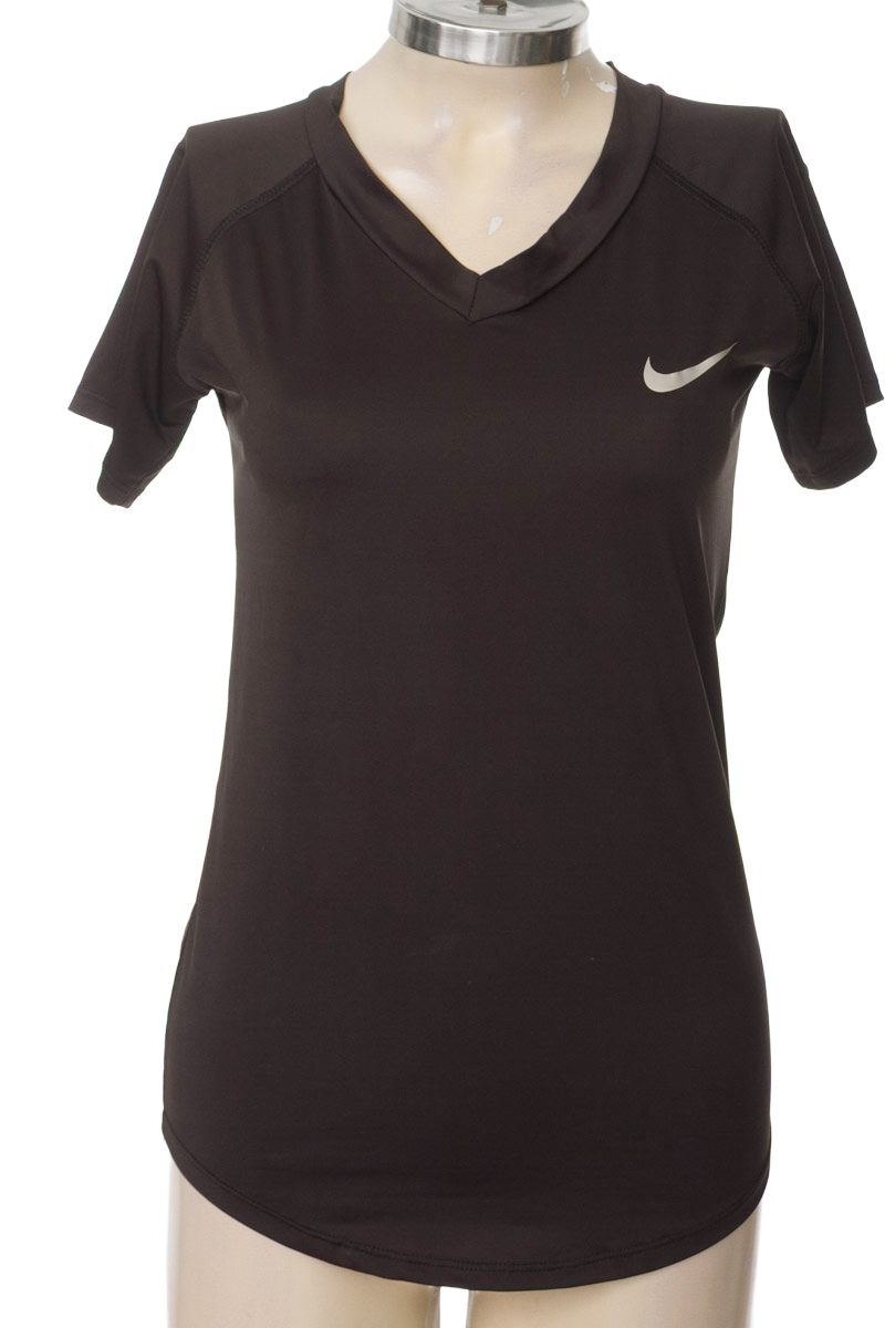 Ropa Deportiva / Salida de Baño color Negro - Closeando